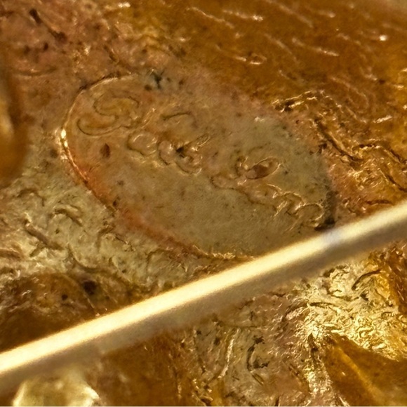 Park Lane Gold Tone Black Enamel
Spotted rhinestone eyes Cheetah Brooch Pendant - Picture 9 of 10